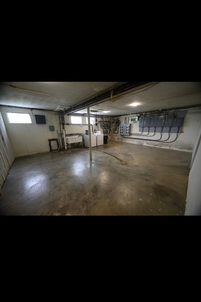 Building Photo - 6366 Corbly Rd