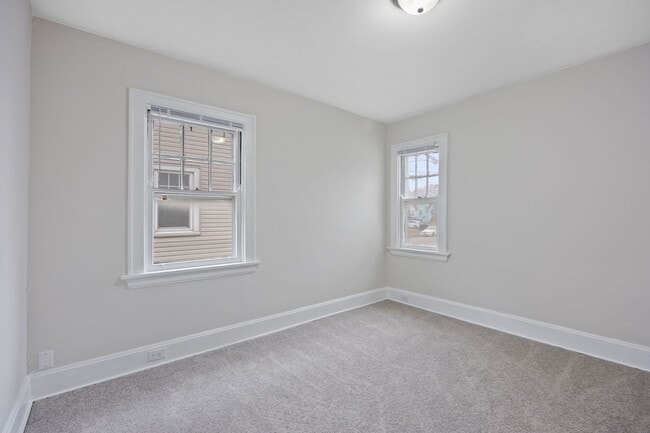 Building Photo - HYDE PARK -Move In This Week, Get $500 Bac...