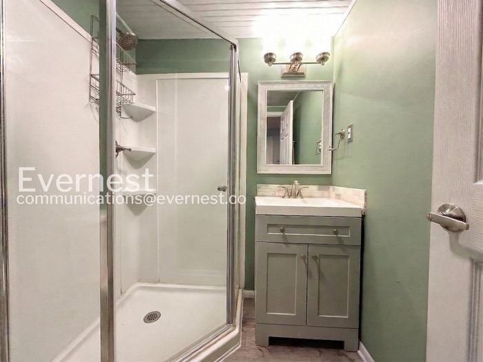 Building Photo - 1985 Ingalls St