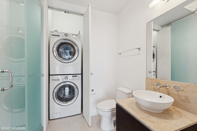 Building Photo - 600 N Fairbanks Ct