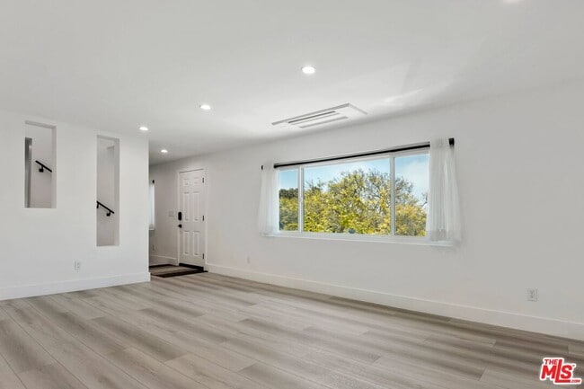 Building Photo - 1917 11th St