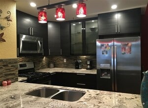 Building Photo - 205 Cinnamon Teal