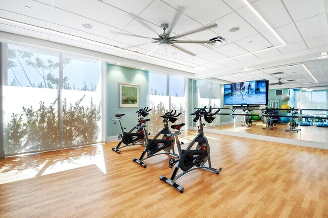 Building Photo - 1221 Faulkner Ter