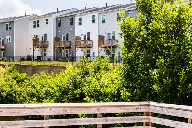 Building Photo - 1106 Shoreside Dr