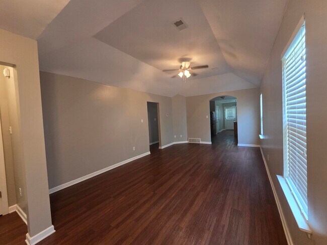 Building Photo - 1315 Crosstown Ct