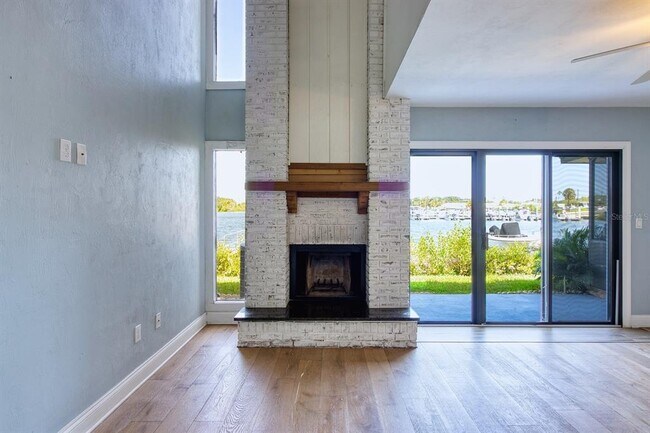 Building Photo - 121 Lagoon Ct