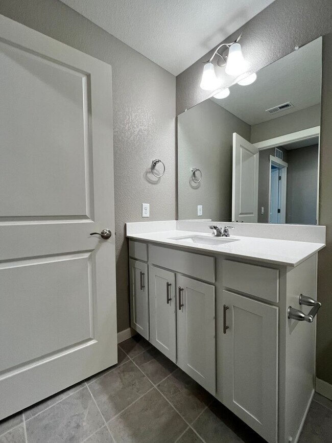 Building Photo - Gorgeous 4 Bed, 2.5 Bath New-Build in Bert...