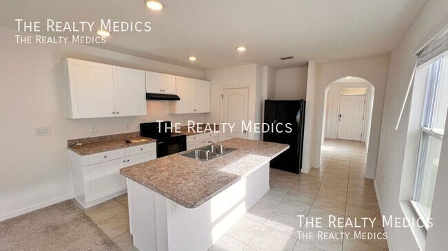 Building Photo - 522 Armoyan Wy