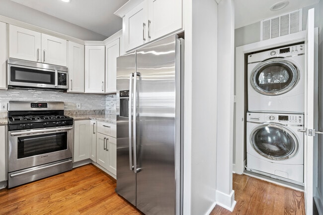 Building Photo - 2118 4th St NE