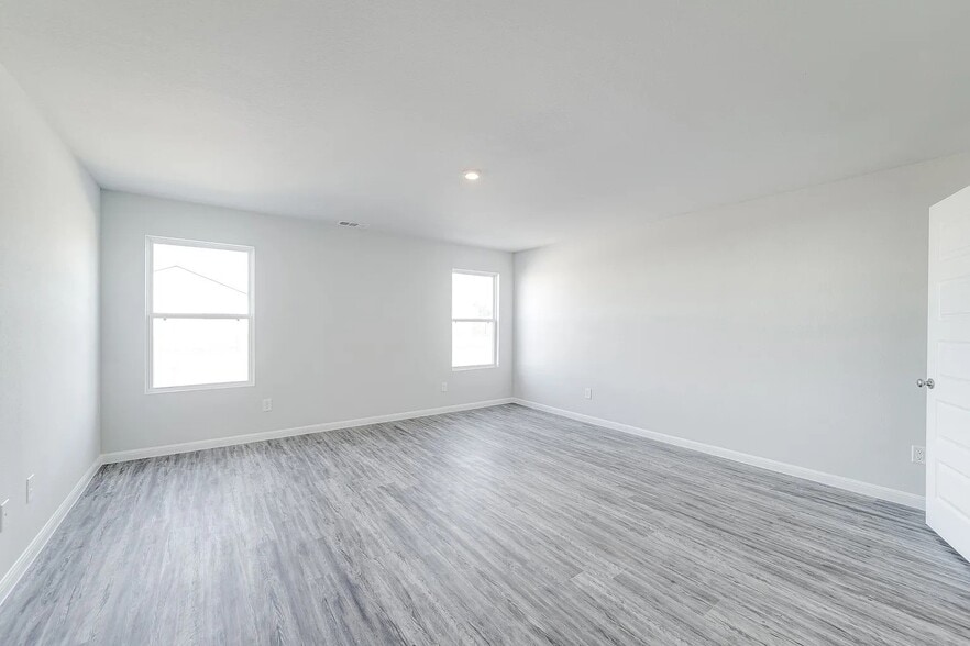 Building Photo - 868 Eagles Nest Dr