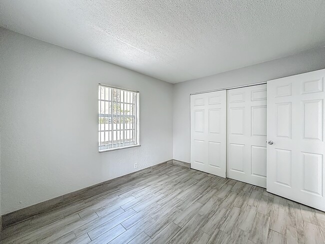 Building Photo - 337 Kenilworth Blvd