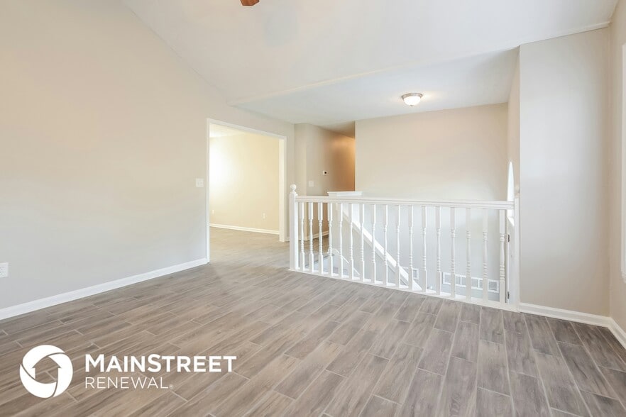 Building Photo - 170 Oak Landing Dr S