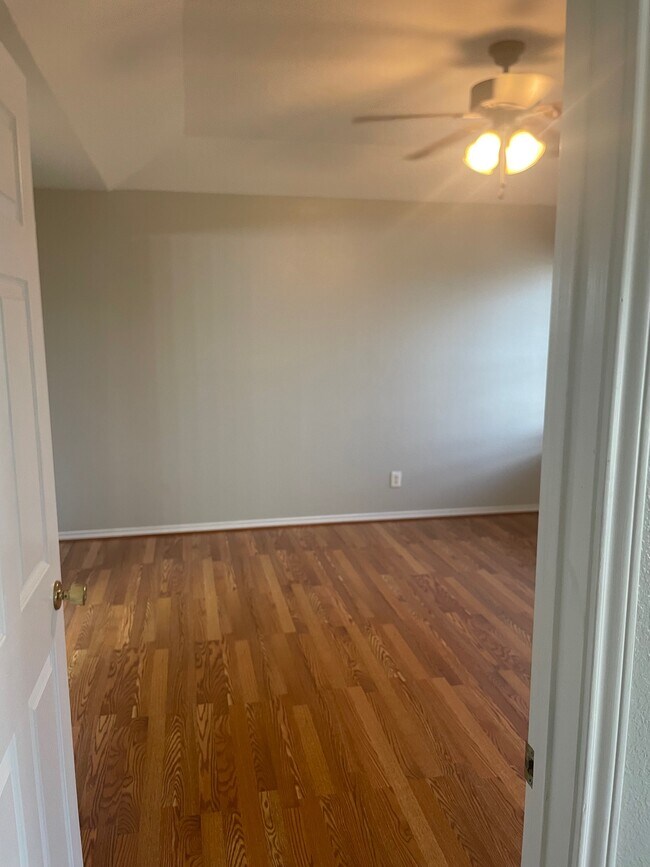 Master Bedroom - 3917 Orchid Ave