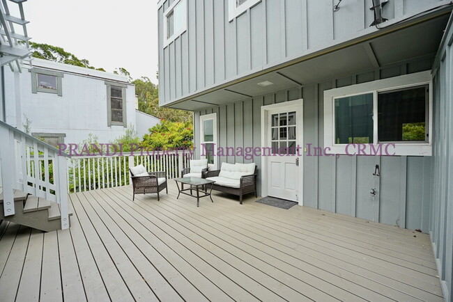 Building Photo - Impeccable Quality in this Recently Remode...