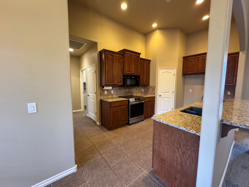 Building Photo - 1801 E Jacksonville St