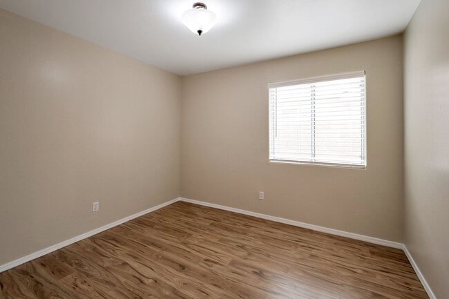 Building Photo - Immaculate 3 bedrooms, 2 bath in Scottsdale