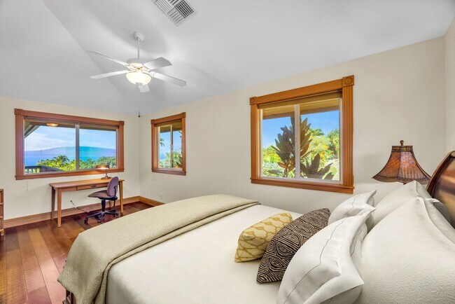 Building Photo - Launiupoko Long-Term Rental – Panoramic Views & Central A/C