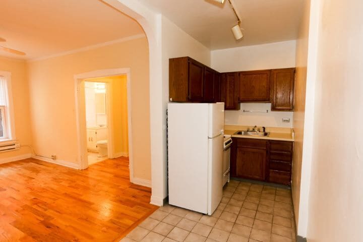 Building Photo - 457 W Melrose