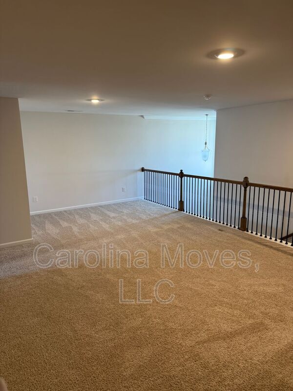 Building Photo - 555 Yellow Fox Rd