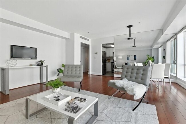 Building Photo - 197 8th St