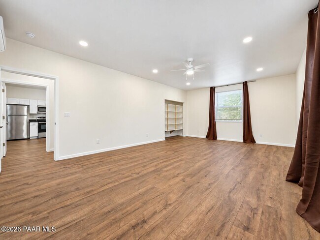 Building Photo - 344 S Marina St