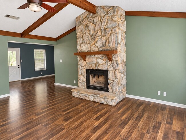 Building Photo - 167 Ramona Dr