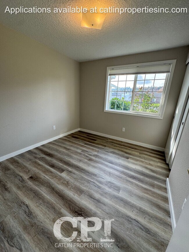 Building Photo - 119 Penny Ln