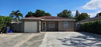 Building Photo - 4300 Purdy Ln