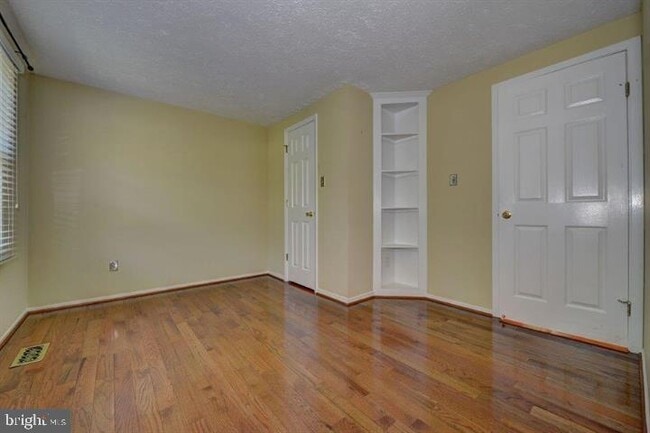 Building Photo - 12246 Westwood Hills Dr
