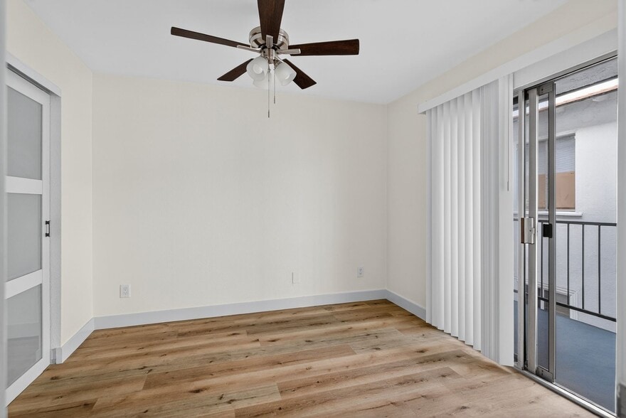 Building Photo - 921 Alamitos Ave