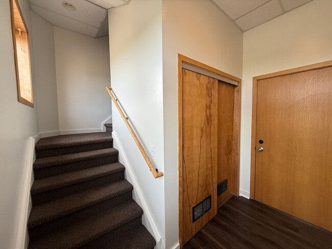 Building Photo - Spacious Newly Remodeled 2-Bedroom Upper Apartment in the Village of Grass Lake