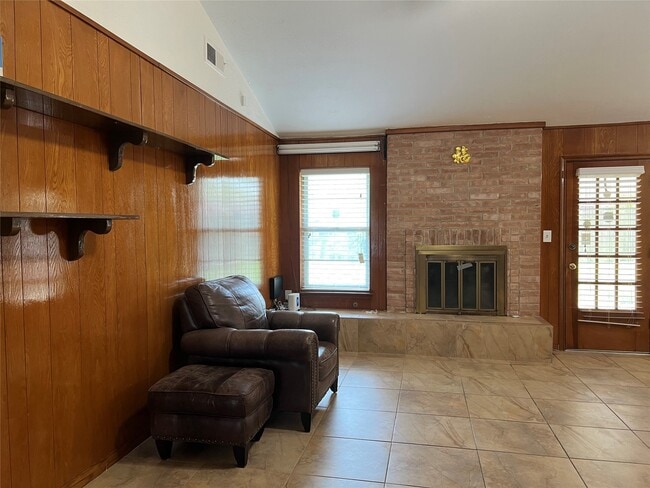 Building Photo - 8831 Hendon Ln