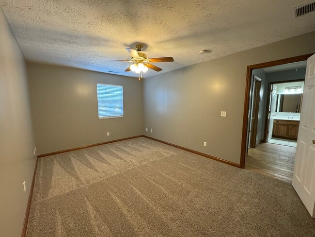 Building Photo - 5357 Midway Dr