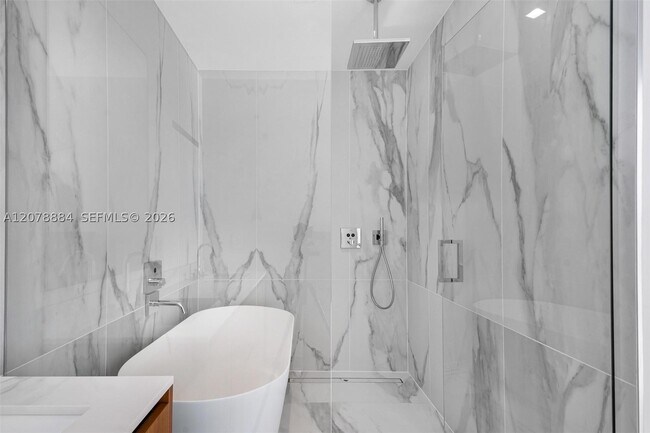 Building Photo - 1400 Biscayne Blvd