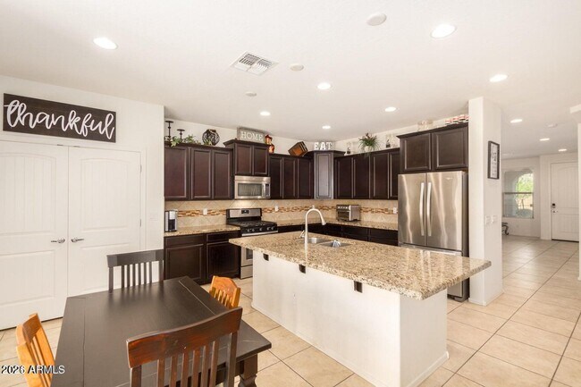 Building Photo - 7910 S 42nd Ave