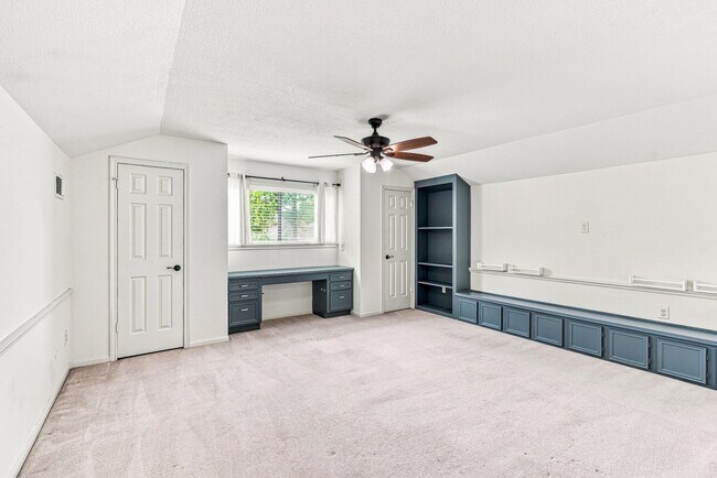 Building Photo - 15907 Spring Forest Dr