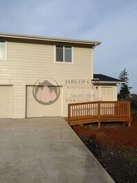 Building Photo - Dover Duplex 2025-1754