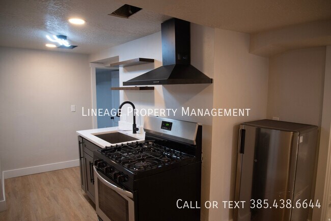 Building Photo - 535 S 900 W