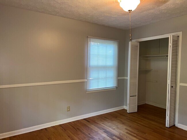 Building Photo - 235 Weatherly Woods Dr