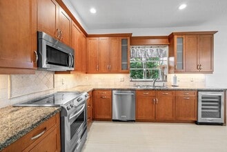 Building Photo - 5855 NW 42nd Way