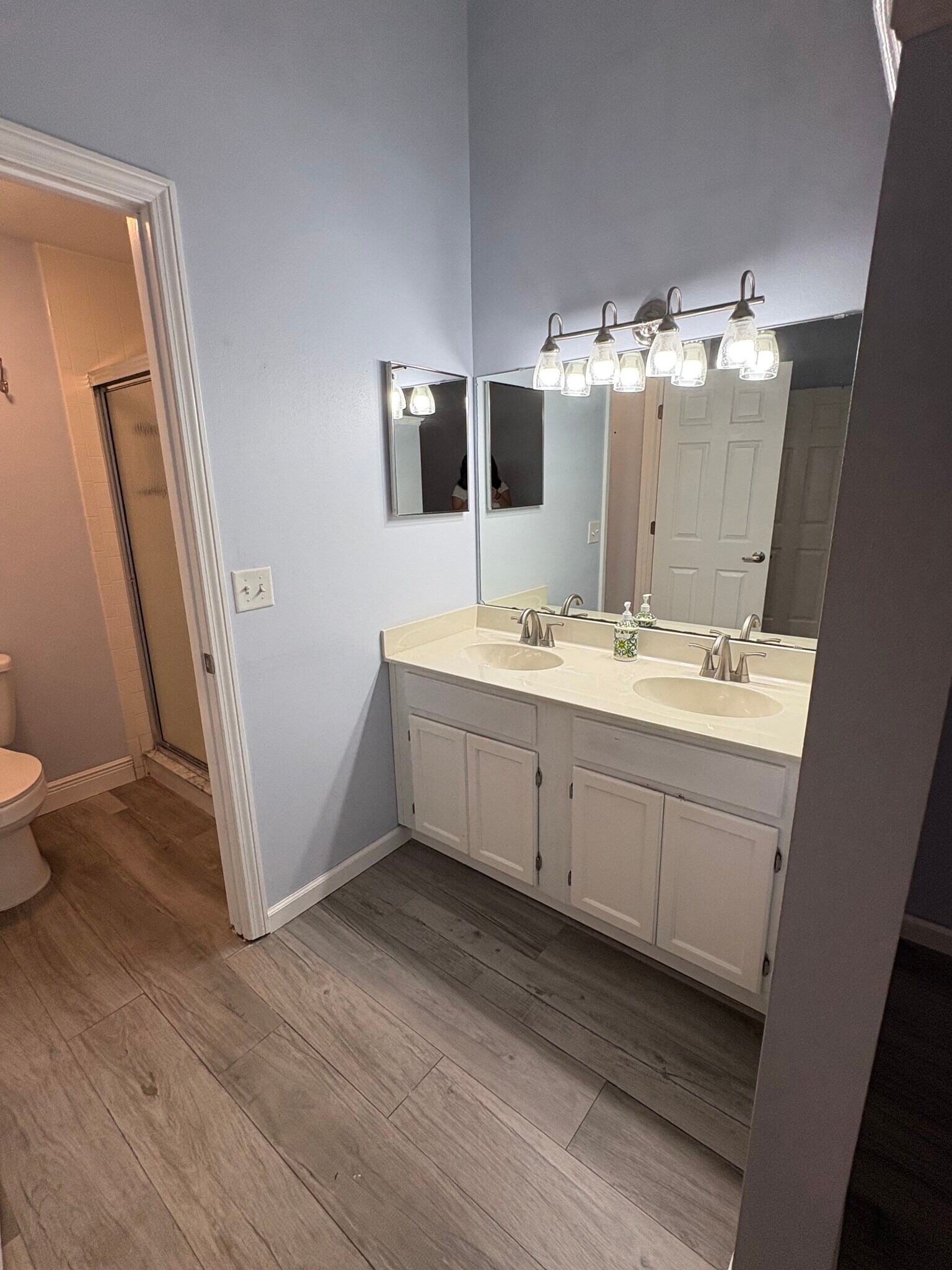 Building Photo - 6 Santiago Ct