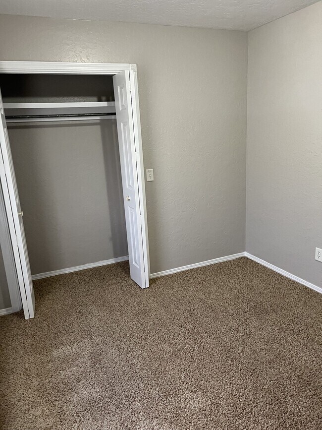Building Photo - 68 Apple Creek Dr