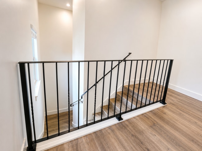 Building Photo - Michael Cole Townhomes