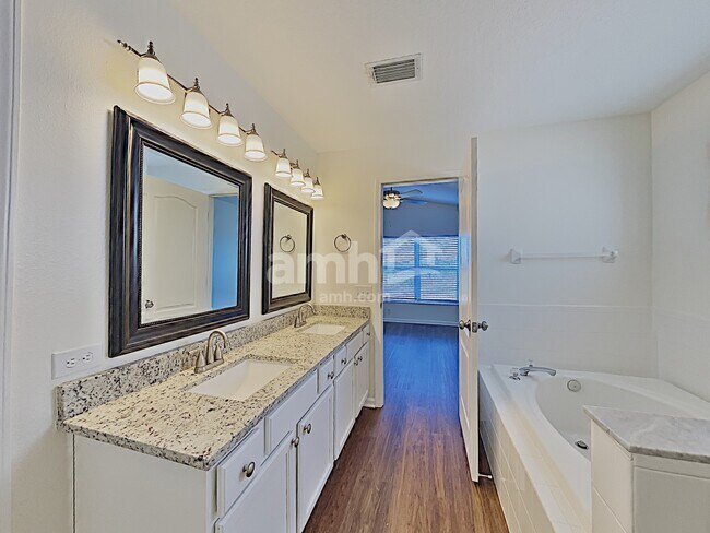 Building Photo - 13122 Early Run Ln