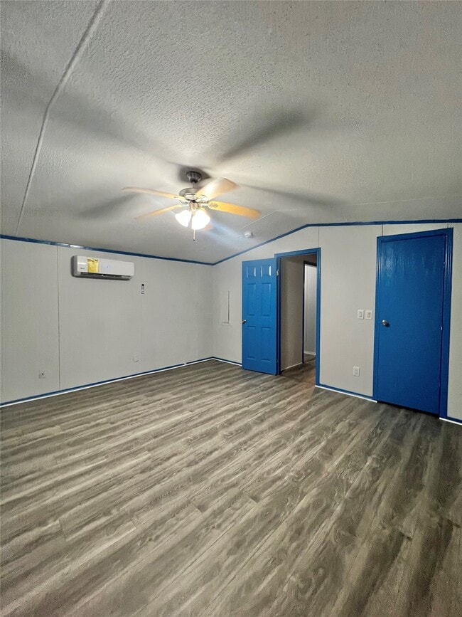 Building Photo - 2525 Oyster Creek Bend