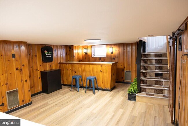 Building Photo - 130 7th Ave