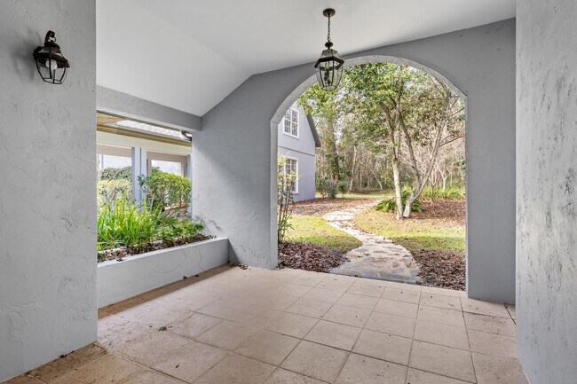 Building Photo - Executive Lakefront in Gainesville - Available NOW