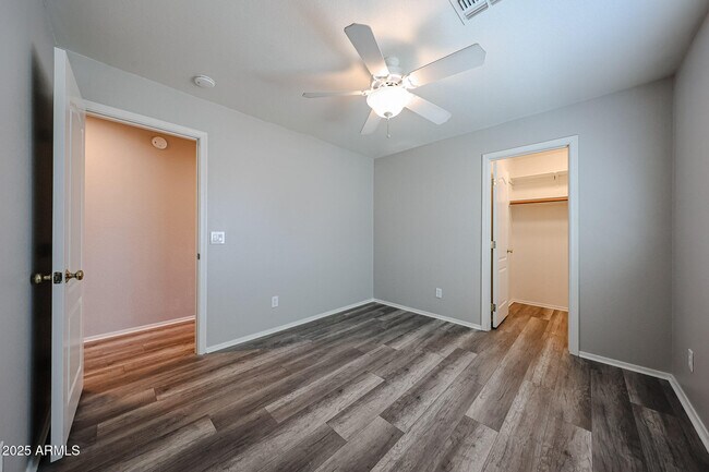Building Photo - 3840 E Campbell Ave