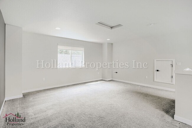 Building Photo - Spacious 3-Bedroom Home with Bonus Room in Desirable South Hillsboro! - Landscaping Included