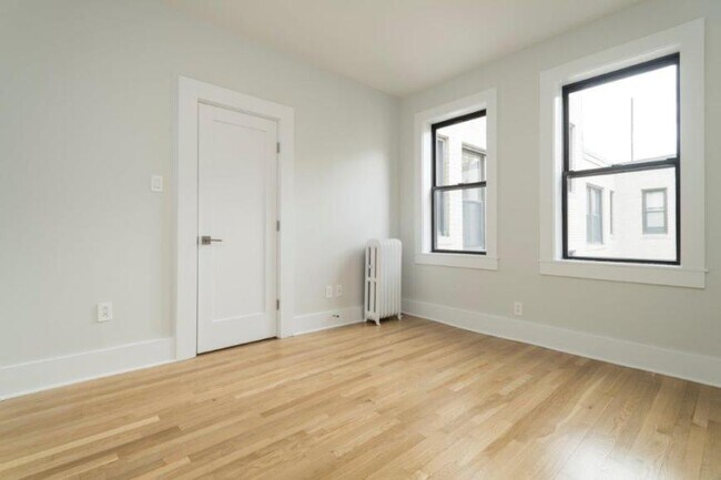 Building Photo - 3 bedroom in Boston MA 02135